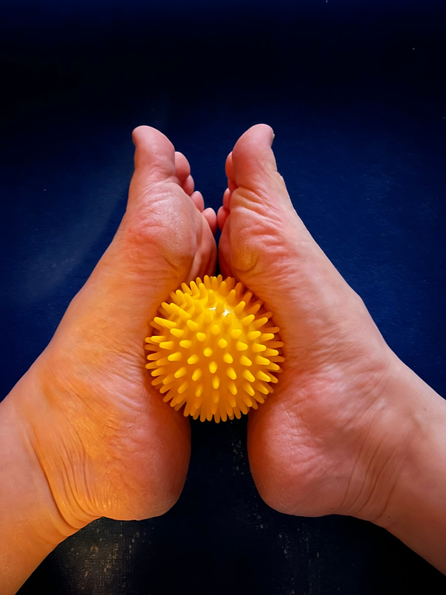 Fußmassage mit Igelball